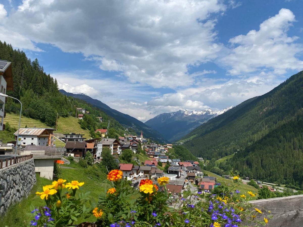 Hotel Garni Central - Zimmer - Studios - Apartments Kappl  Luaran gambar