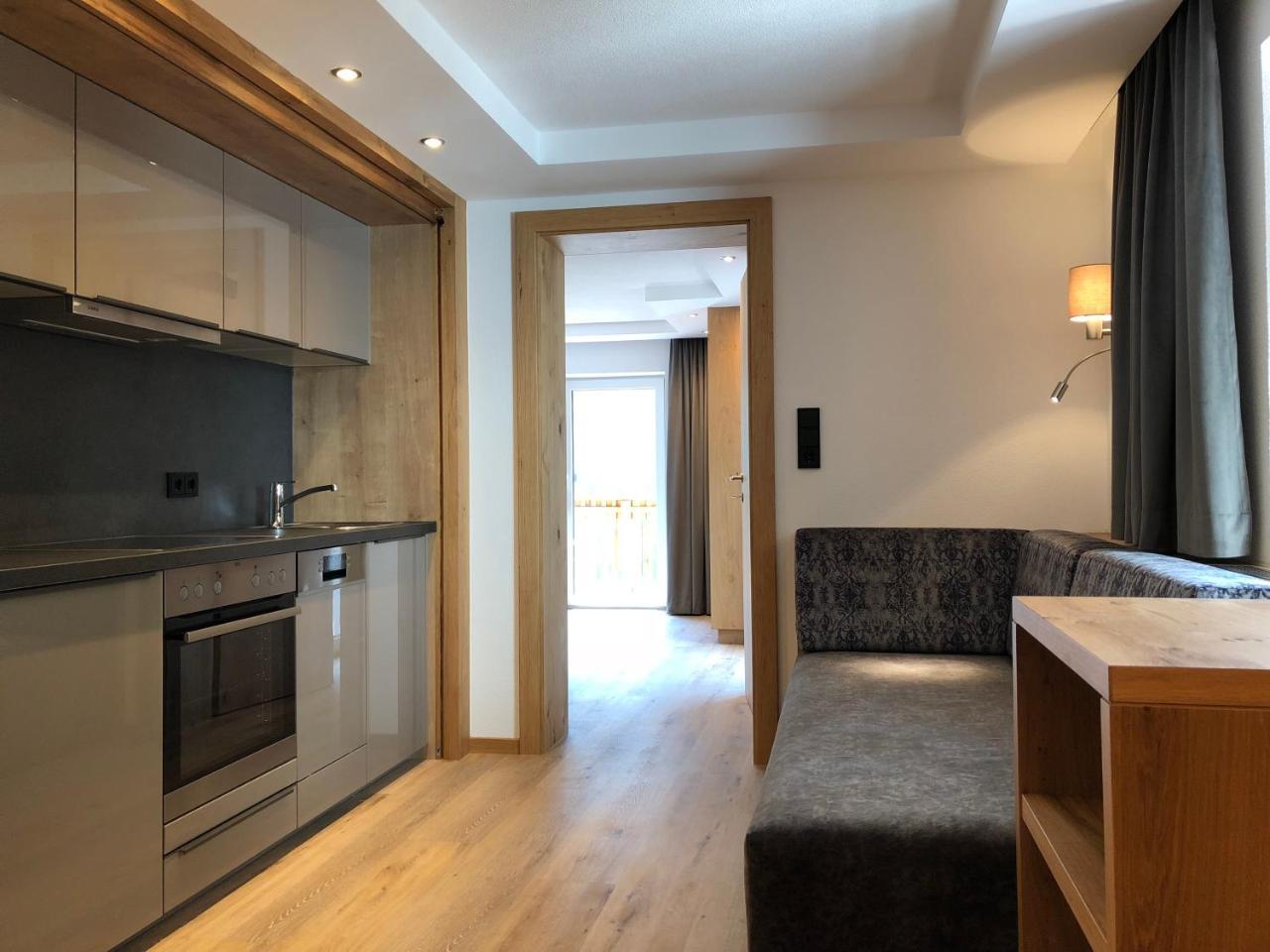 Hotel Garni Central - Zimmer - Studios - Apartments Kappl  Luaran gambar